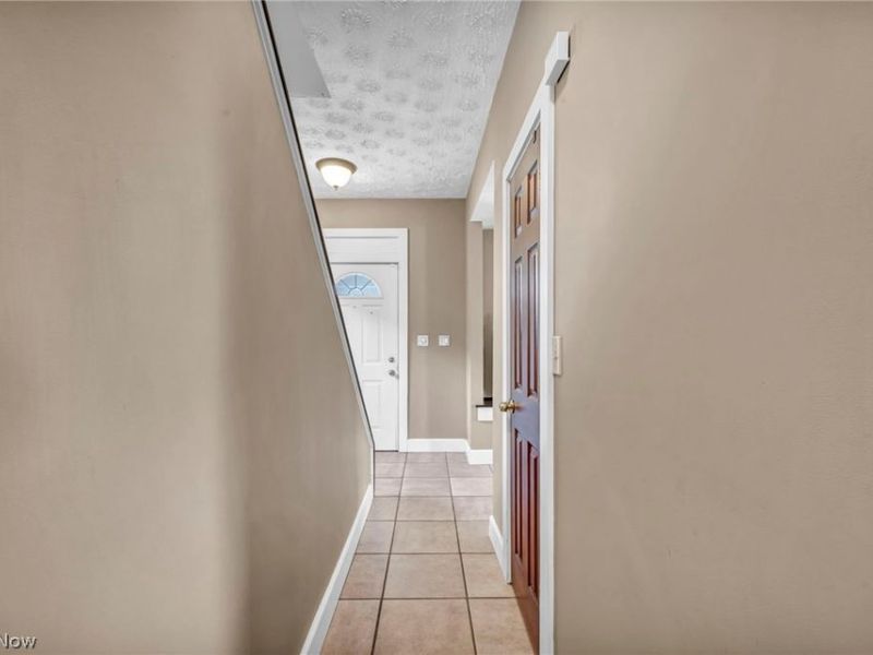 10410 Baltic Road, Cleveland, OH 44102 Photo 17