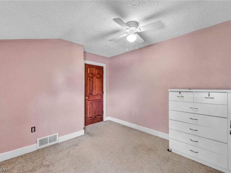 10410 Baltic Road, Cleveland, OH 44102 Photo 20