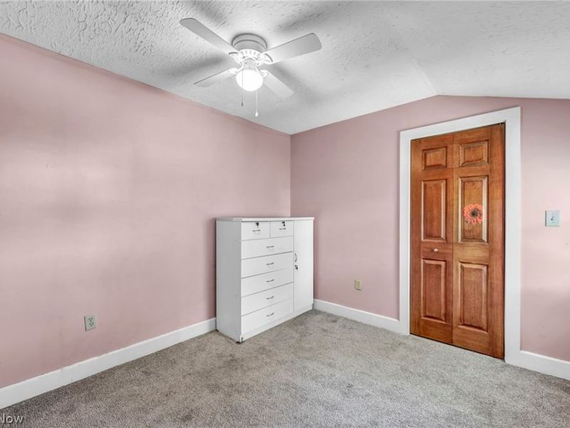 10410 Baltic Road, Cleveland, OH 44102 Photo 21