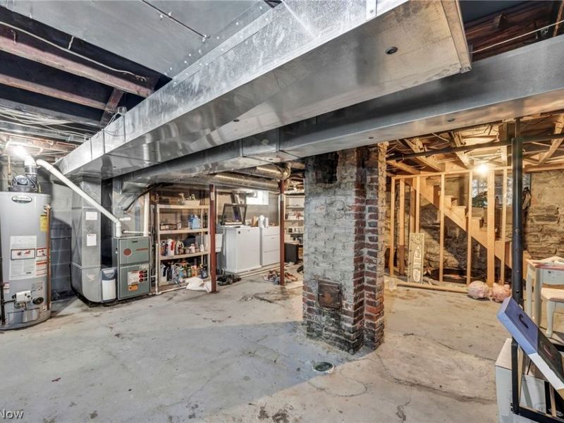 10410 Baltic Road, Cleveland, OH 44102 Photo 33