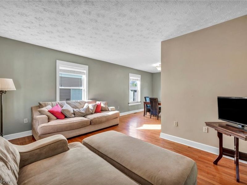 10410 Baltic Road, Cleveland, OH 44102 Photo 5