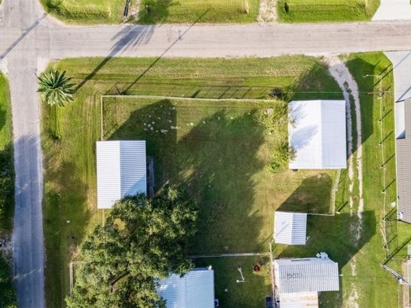 1410 W Jefferson Street , Port O'Connor, TX 77982