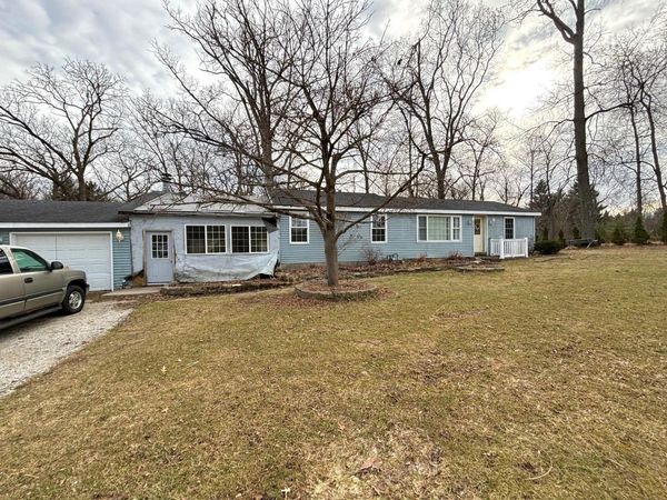 362 W Division Road , Valparaiso, IN 46385
