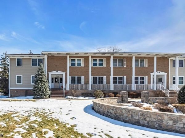 105 Newark Pompton Tpke, Pequannock, NJ 07440