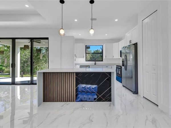 2002 E 10th ST, LEHIGH ACRES, FL 33936