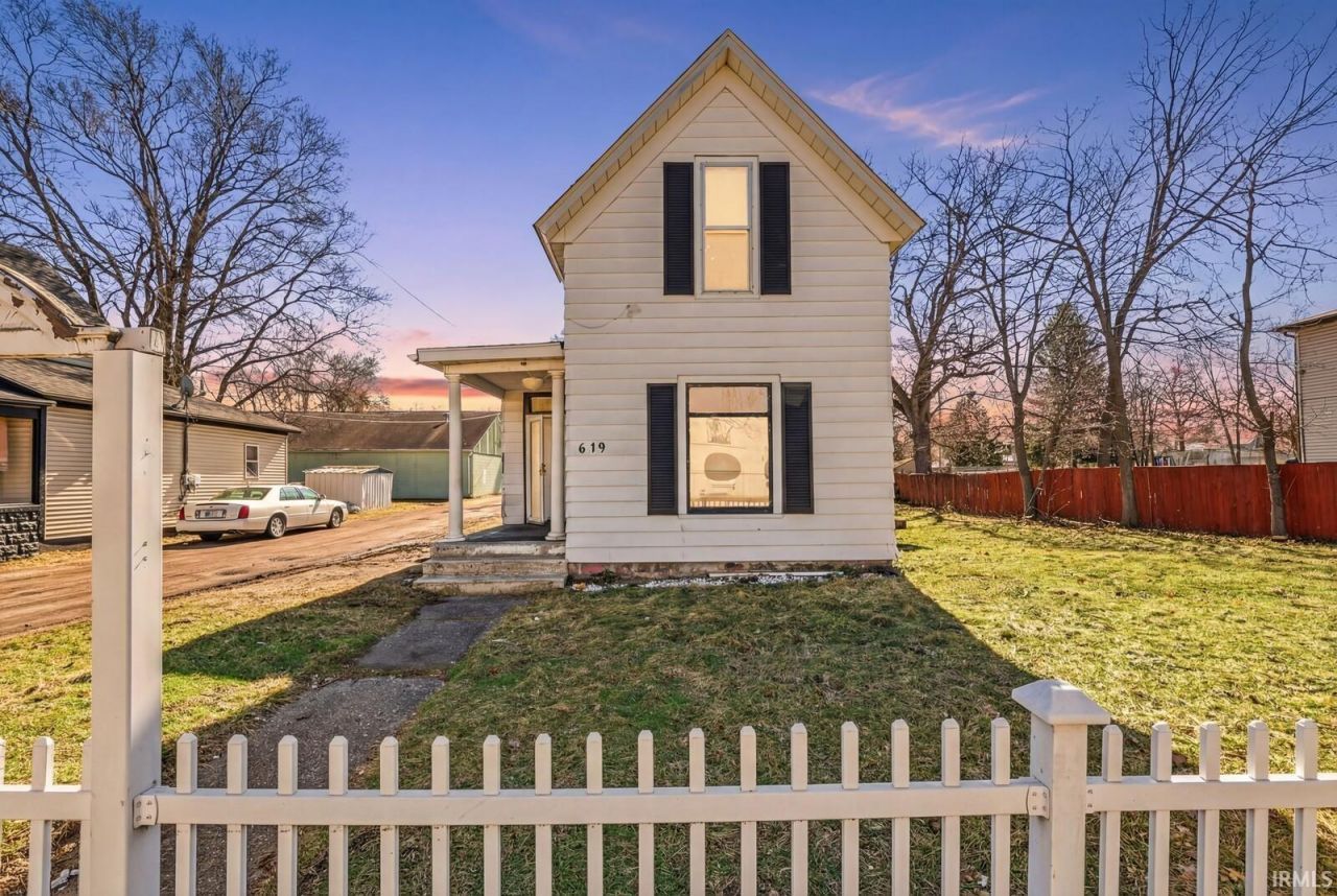 619 W Indiana Avenue, Elkhart, IN 46516 Main Photo