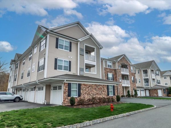 433 Brookside, Unit 433, Newtown, CT 06470