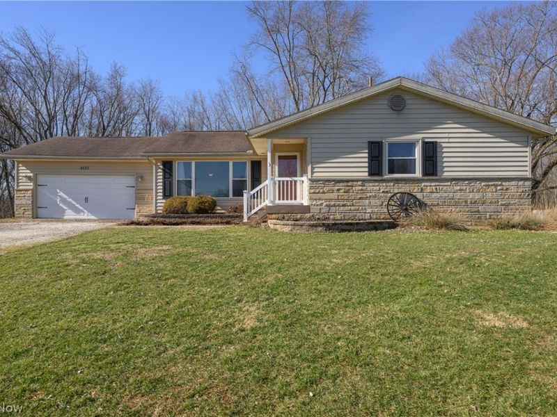 6121 Erie Avenue NW, Canal Fulton, OH 44614 Photo 1