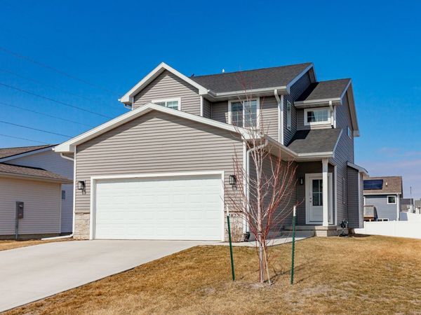 2823 22nd Street SW, Altoona, IA 50009