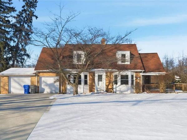 4252 Glasgow, Valencia, PA 16059