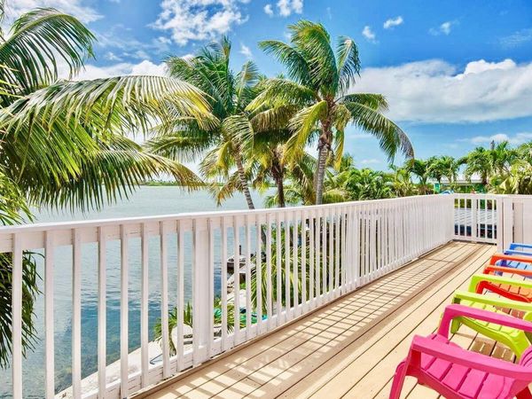 32 Beach Drive, Saddle Bunch, FL 33040