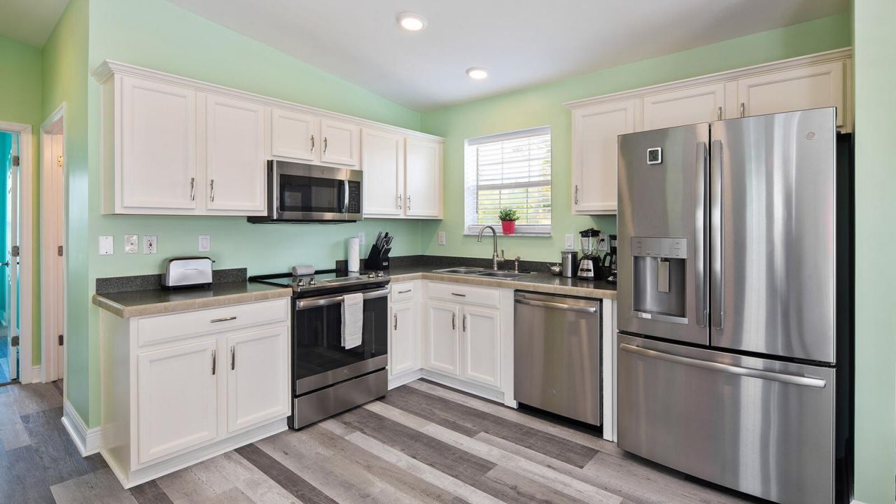 32 Beach Drive, Saddle Bunch, FL 33040 Photo