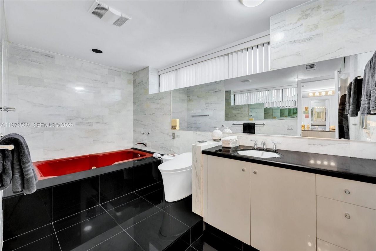 279 N Hibiscus Dr , Miami Beach, FL 33139 Photo