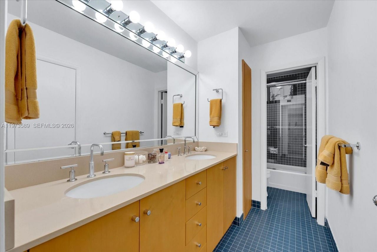 279 N Hibiscus Dr , Miami Beach, FL 33139 Photo