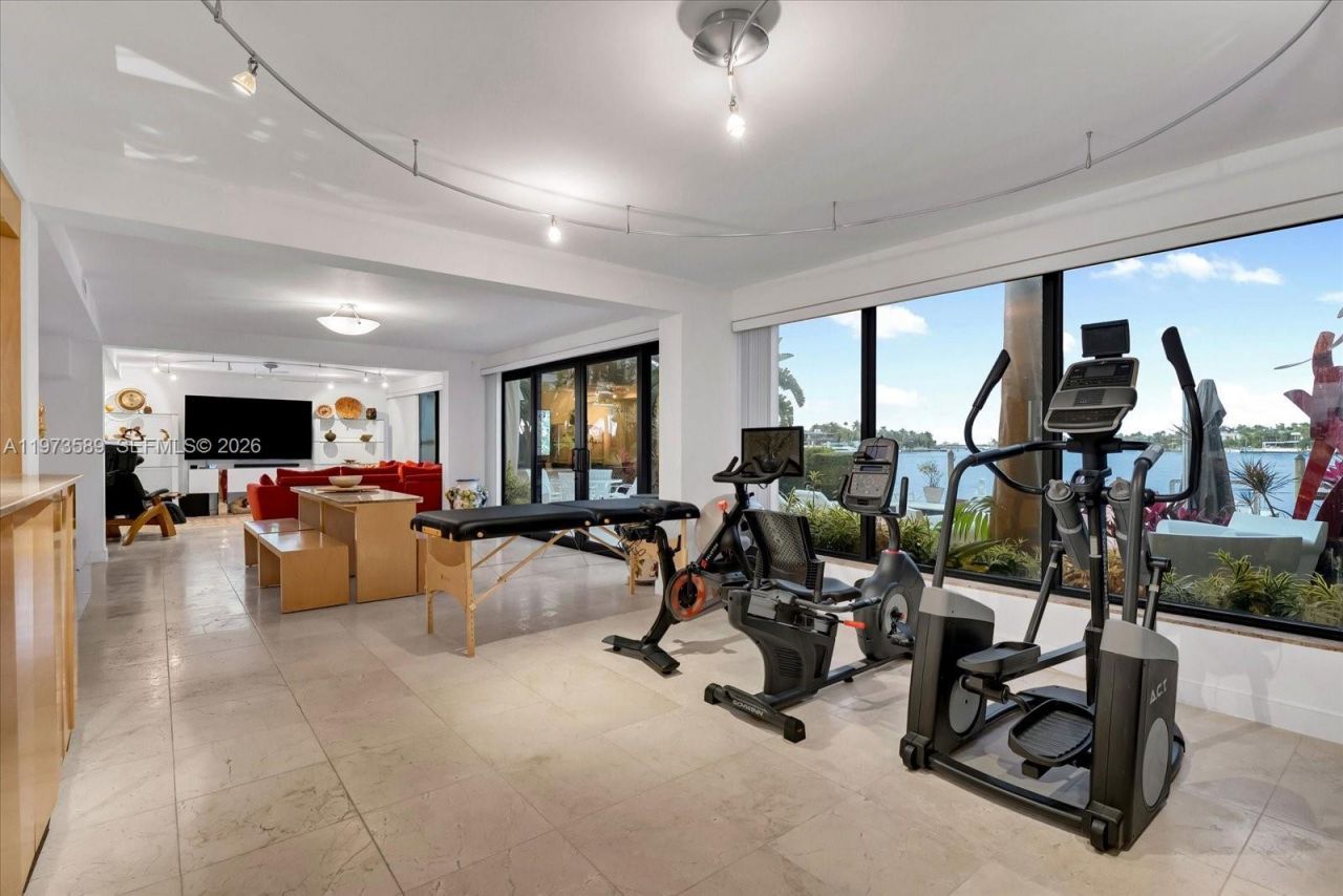 279 N Hibiscus Dr , Miami Beach, FL 33139 Photo