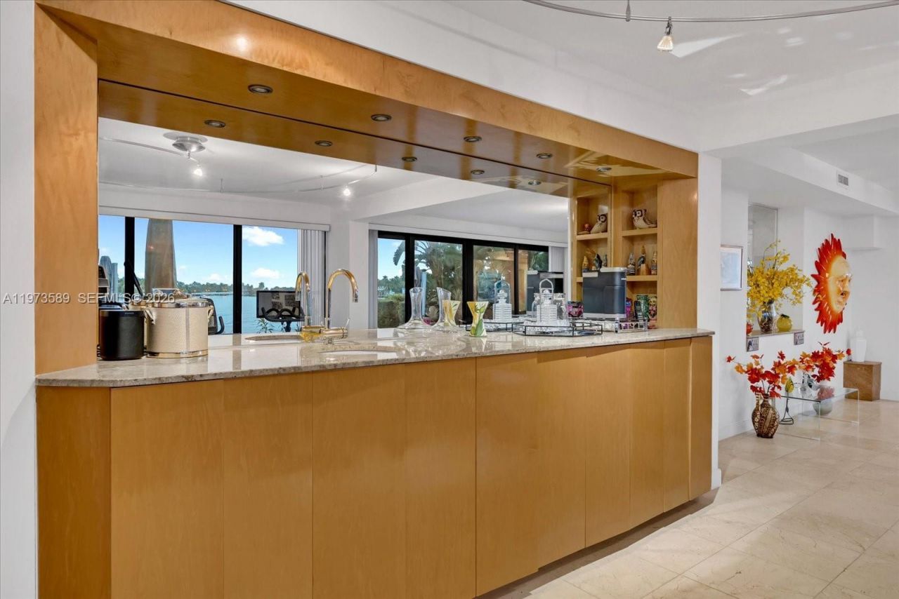 279 N Hibiscus Dr , Miami Beach, FL 33139 Photo