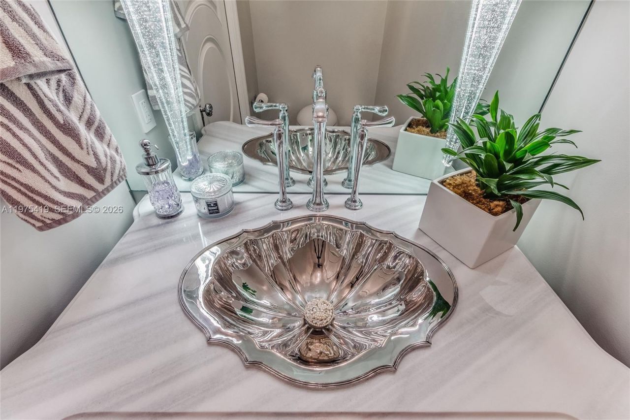 1455 Ocean Dr, Unit 1607, Miami Beach, FL 33139 Photo