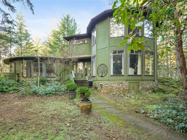 3383 Lakeridge Pl , Highlands, BC V9E 1C8