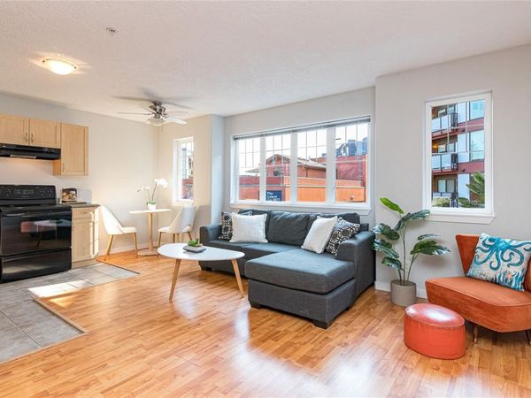 2844 Bryn Maur Rd, Unit 203, Langford, BC V9B 3T4