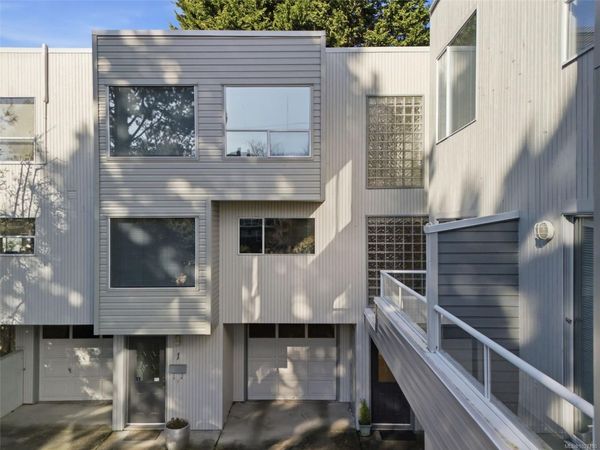 1144 View St , Unit 2, Victoria, BC V8V 3M1