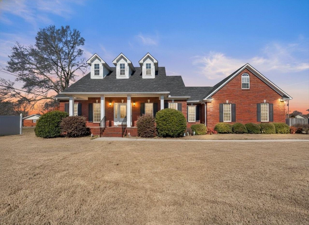 15383 Clodessa Dr Athens, AL 35611