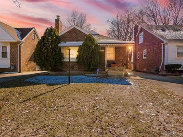 15666 Carlisle Street, Detroit, MI 48205