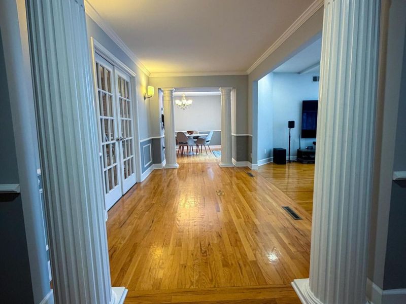 2433 Brookwood Road , Columbus, OH 43209 Photo 13