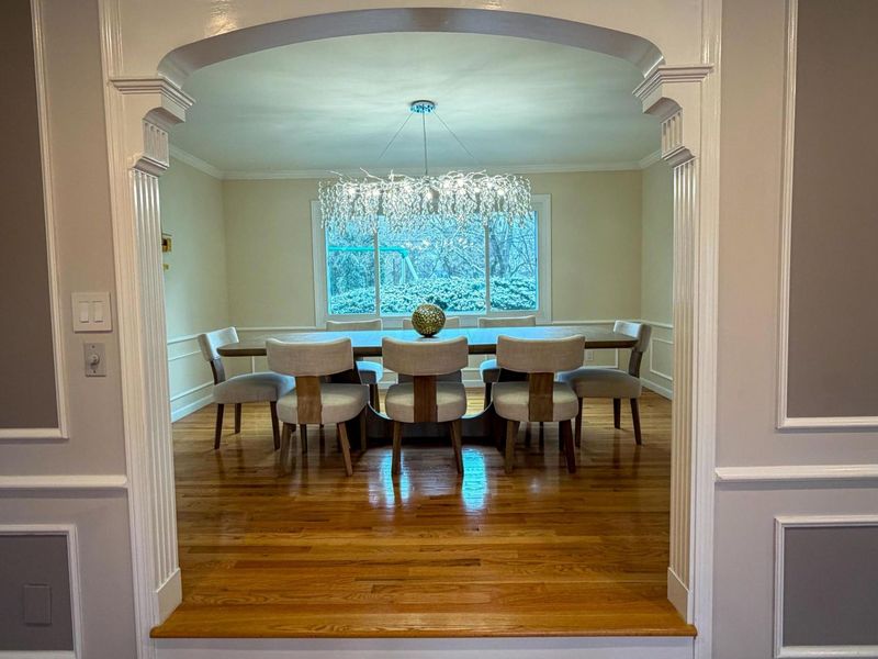 2433 Brookwood Road , Columbus, OH 43209 Photo 5