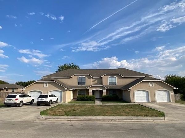 3109 Douglas Fir DR, Unit 3111, New Braunfels, TX 78130