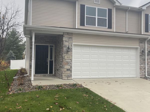 915 Paula Court, Hobart, IN 46342