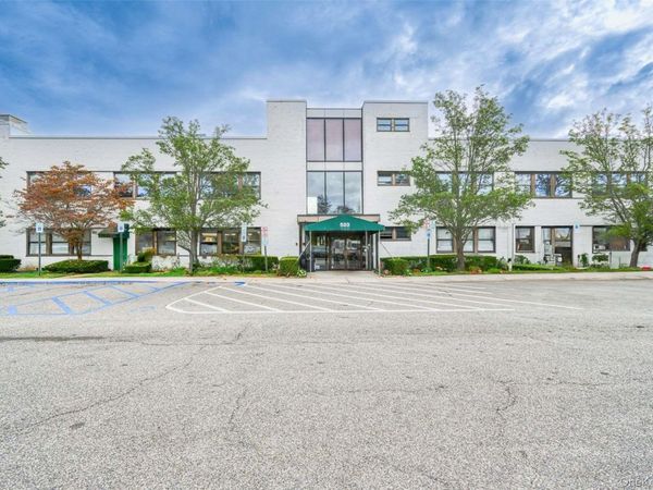 520 Franklin Avenue, Unit 222, Garden City, NY 11530