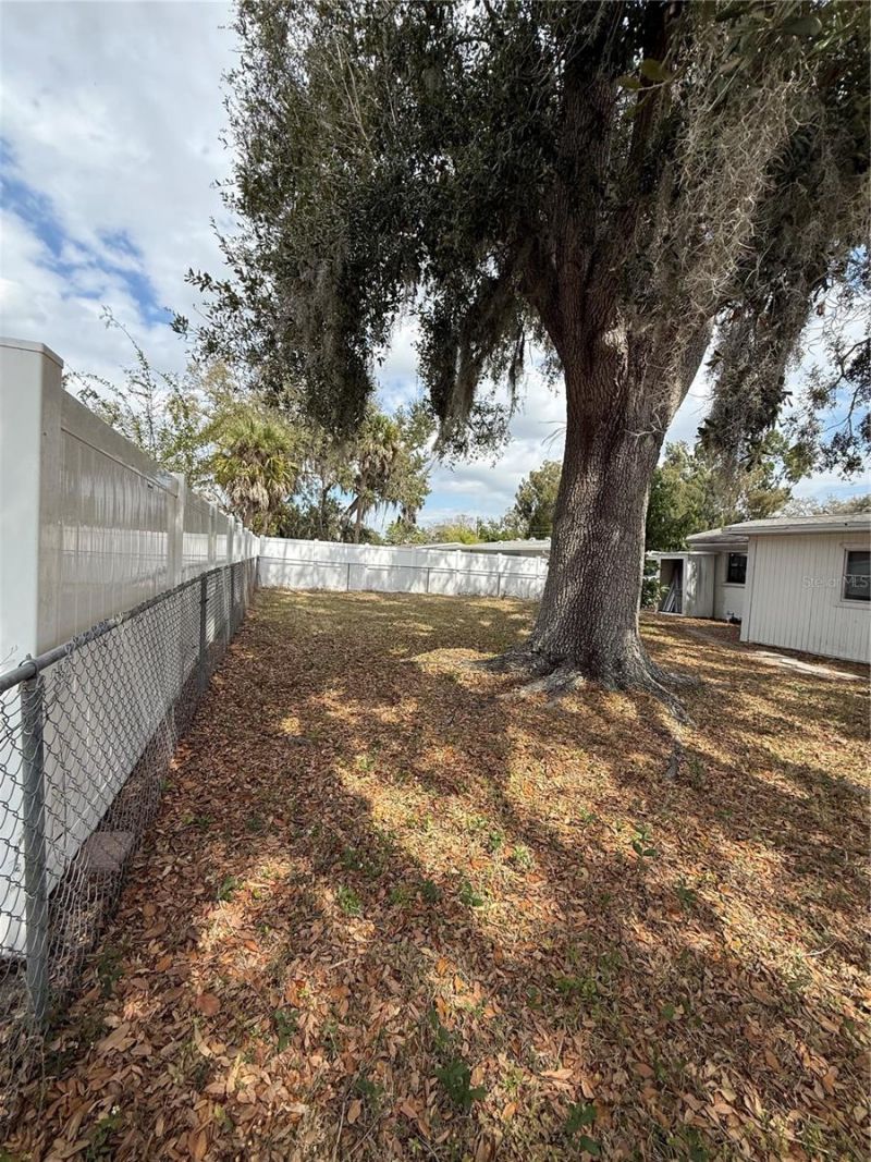 186 Midwest Parkway , Sarasota, FL 34232 Photo