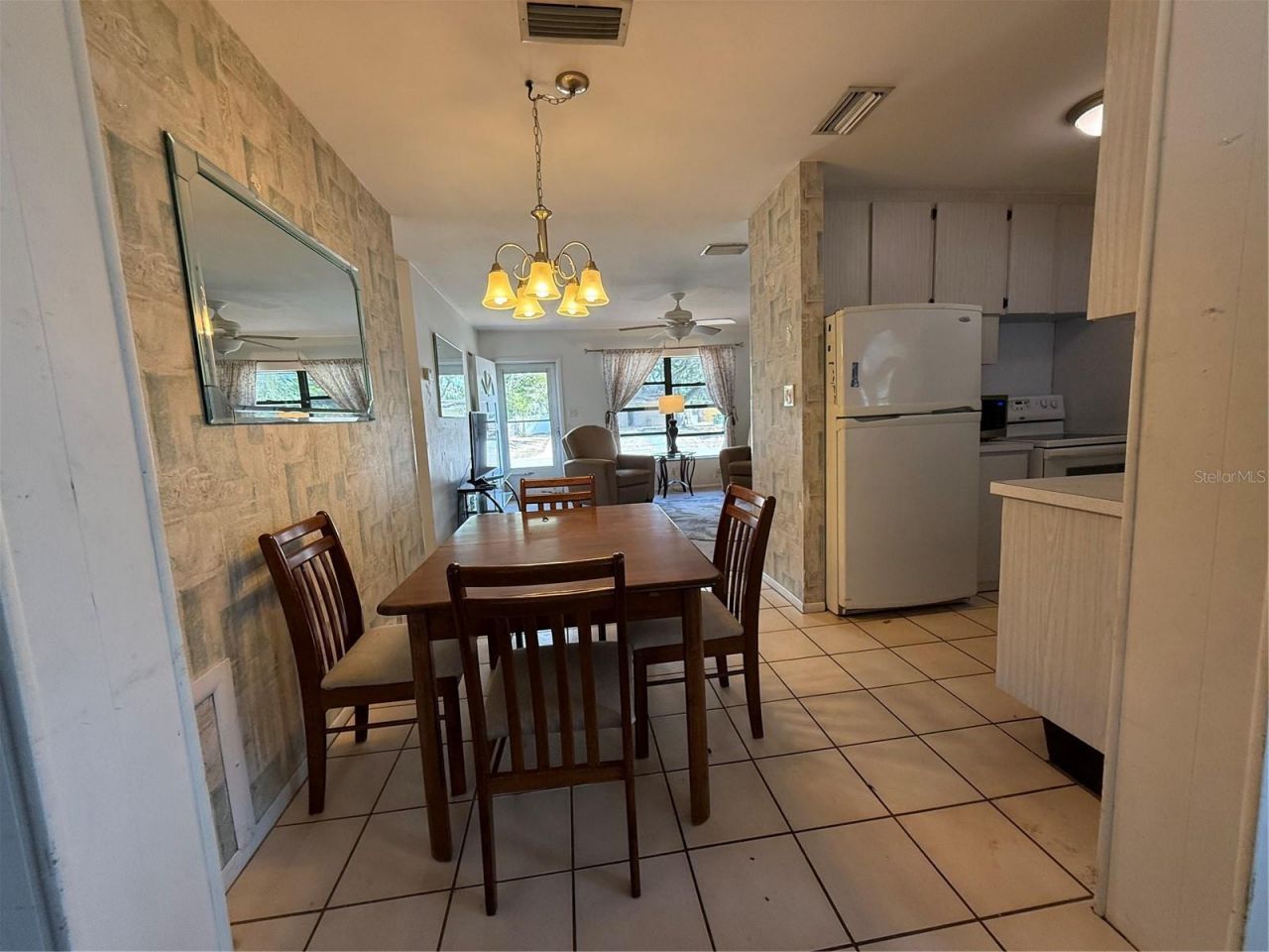 186 Midwest Parkway , Sarasota, FL 34232 Photo