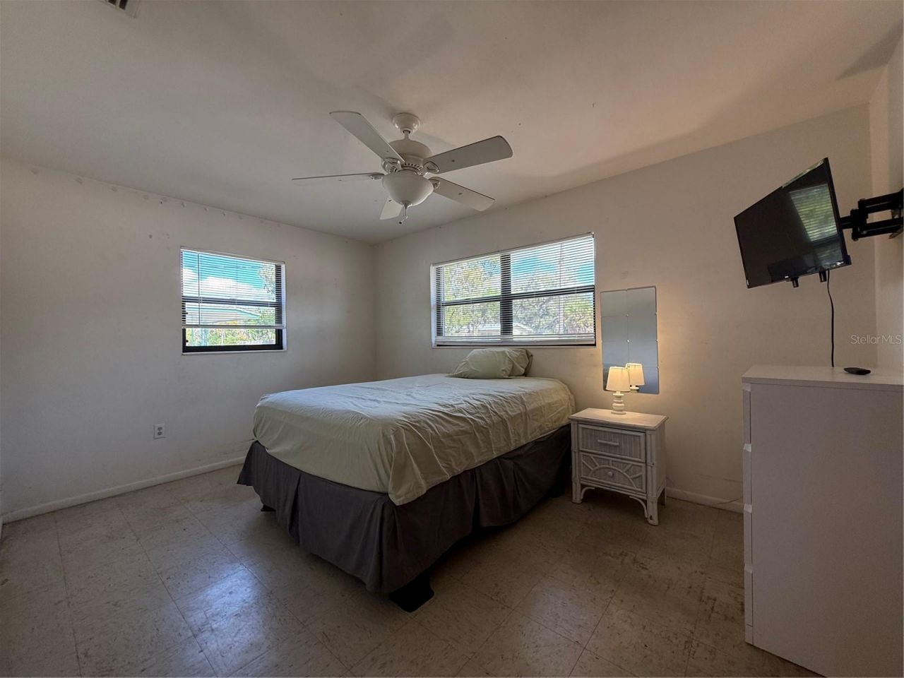 186 Midwest Parkway , Sarasota, FL 34232 Photo