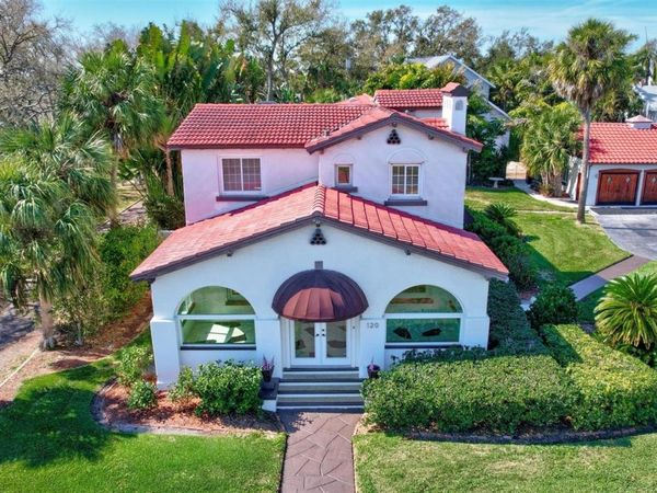 120 PARK STREET N, ST PETERSBURG, FL 33710