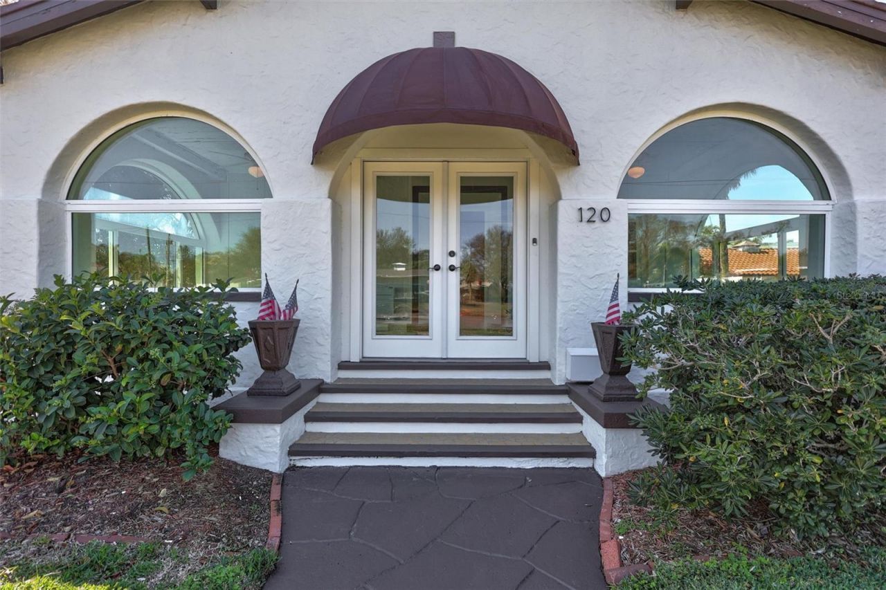 120 Park Street N, Saint Petersburg, FL 33710 Photo