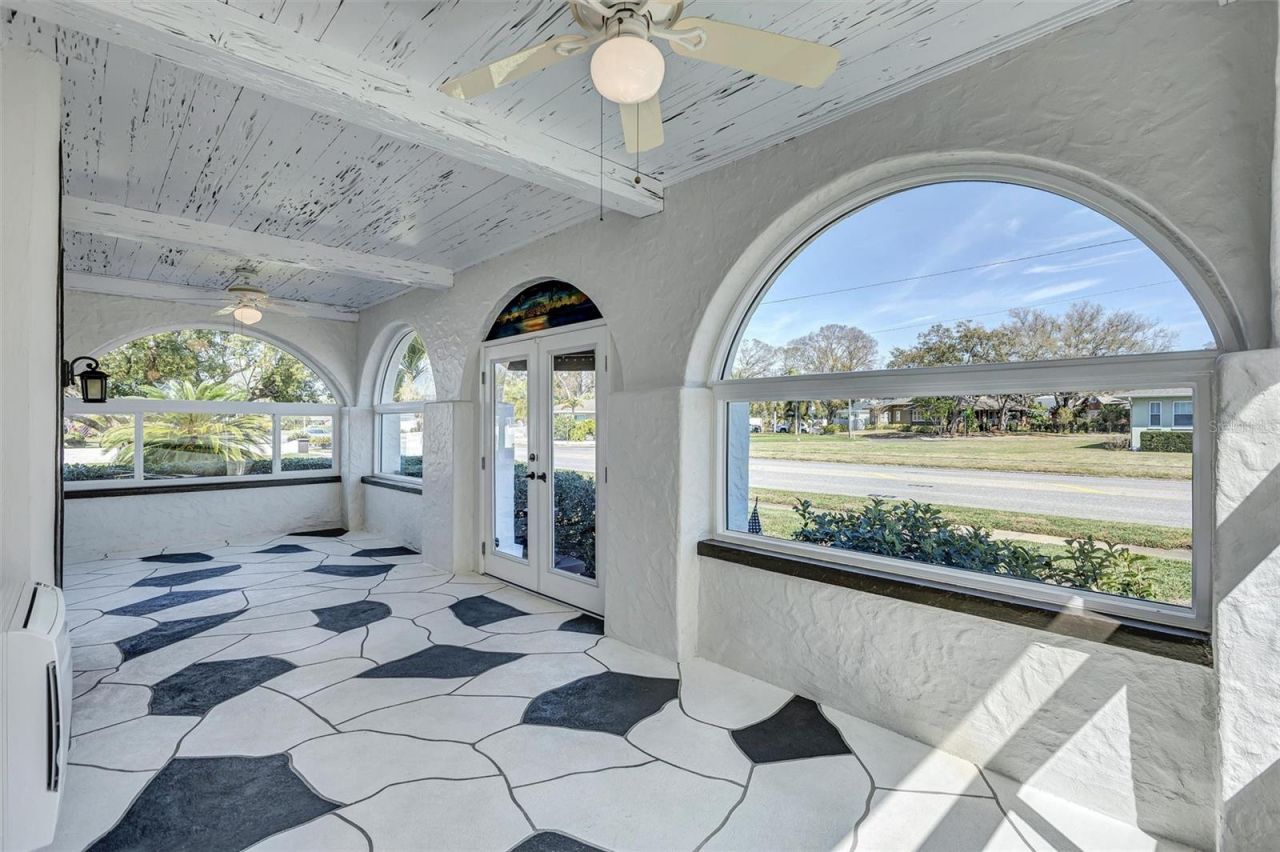 120 Park Street N, Saint Petersburg, FL 33710 Photo