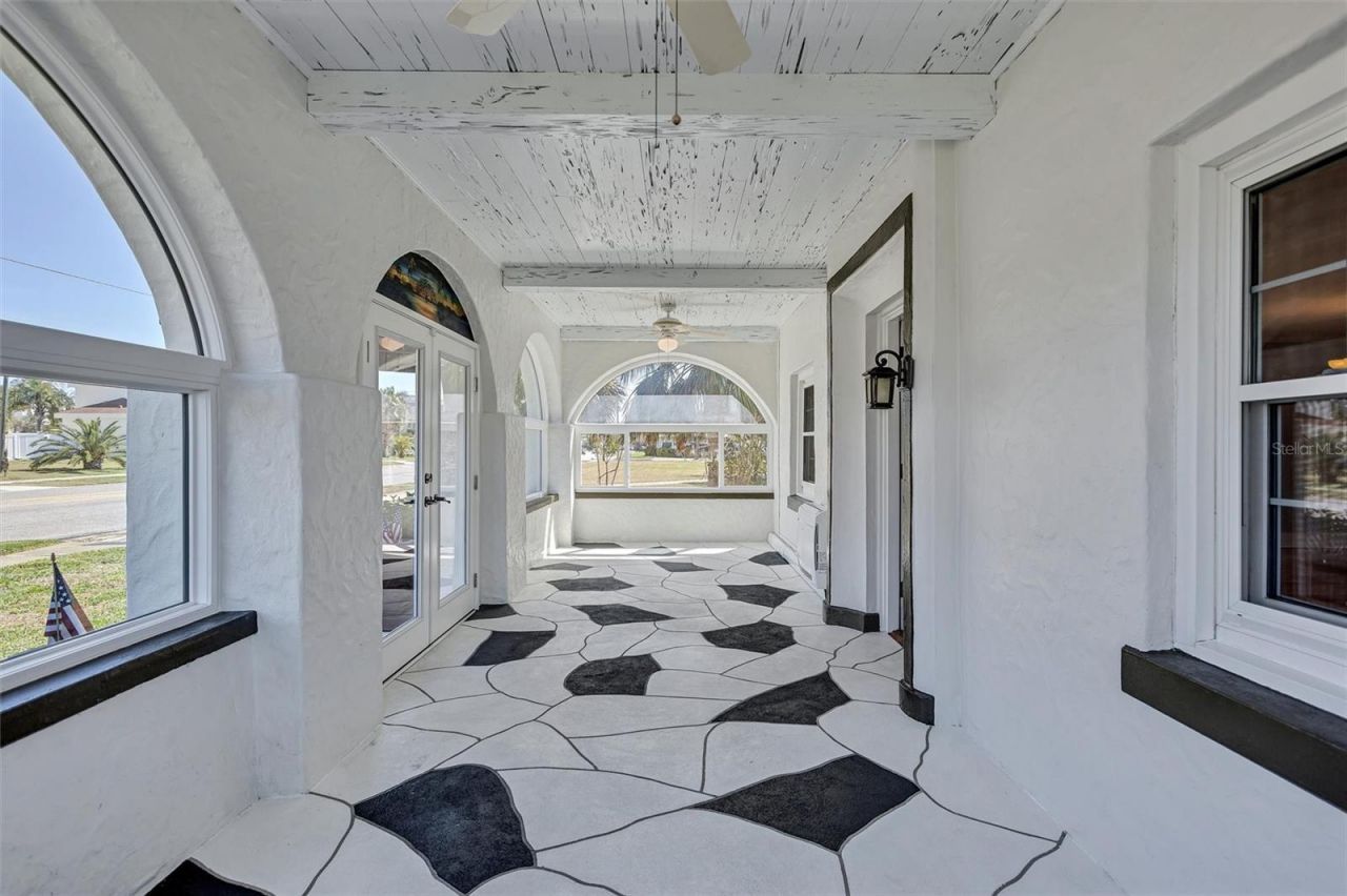 120 Park Street N, Saint Petersburg, FL 33710 Photo