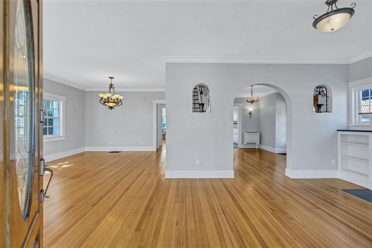 120 Park Street N, Saint Petersburg, FL 33710 Photo