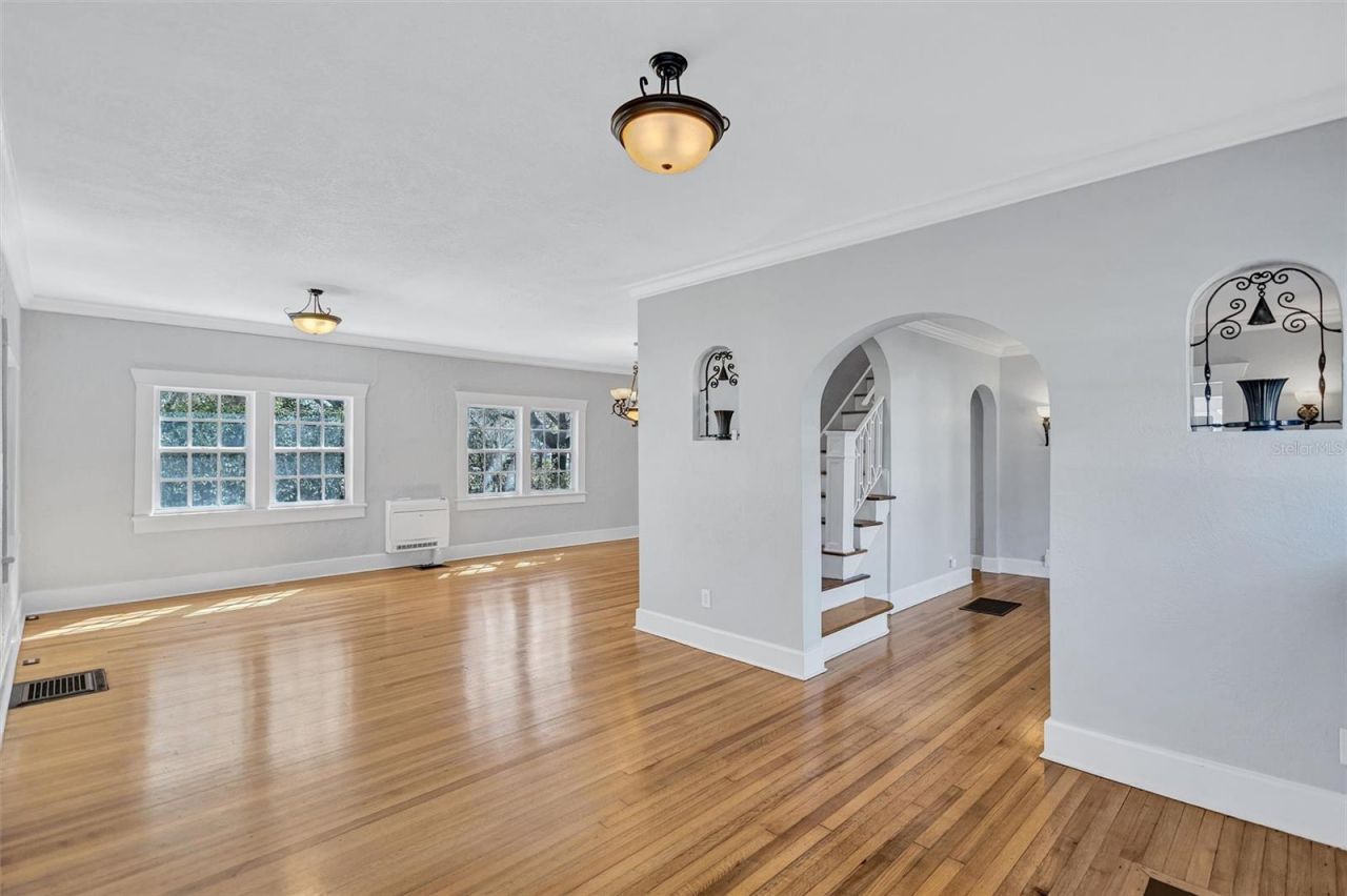 120 Park Street N, Saint Petersburg, FL 33710 Photo