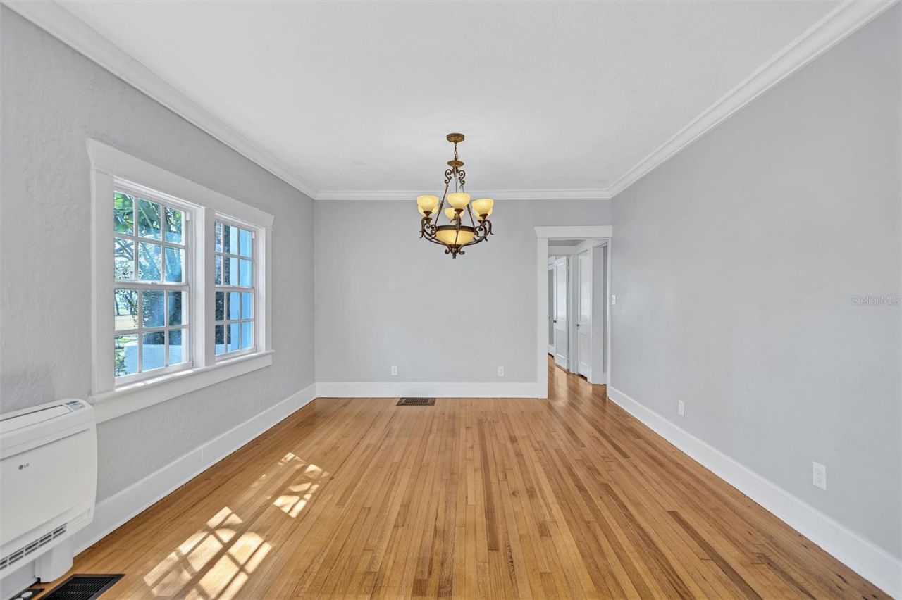 120 Park Street N, Saint Petersburg, FL 33710 Photo