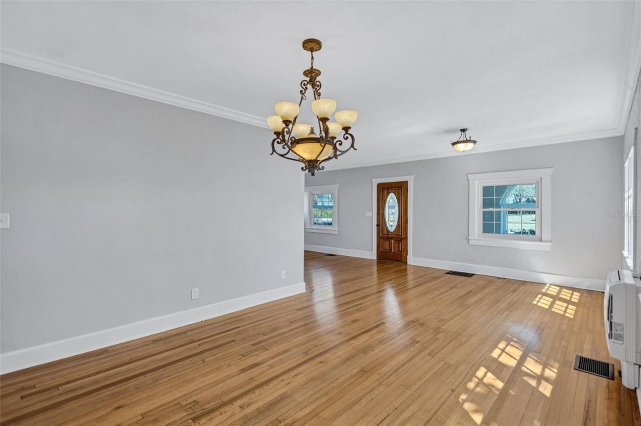 120 Park Street N, Saint Petersburg, FL 33710 Photo