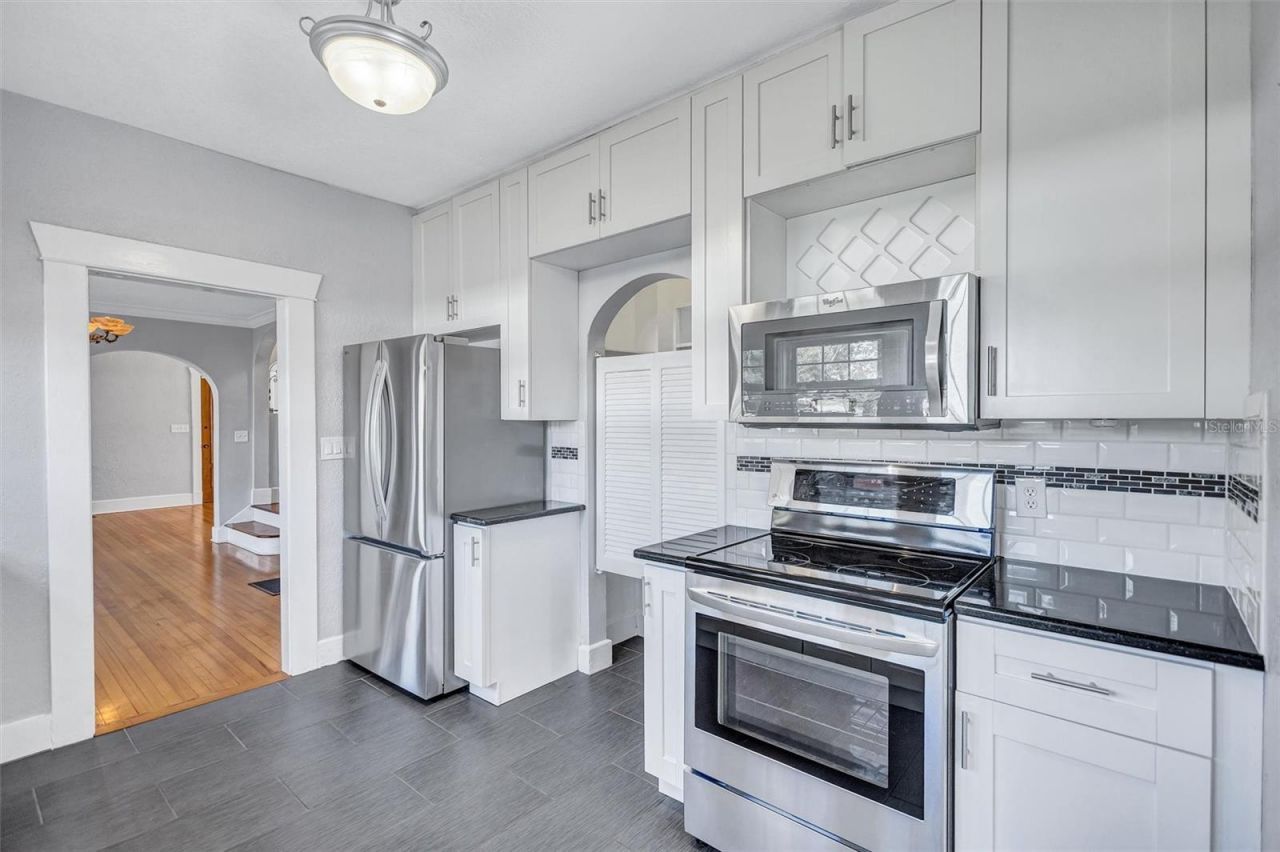 120 Park Street N, Saint Petersburg, FL 33710 Photo