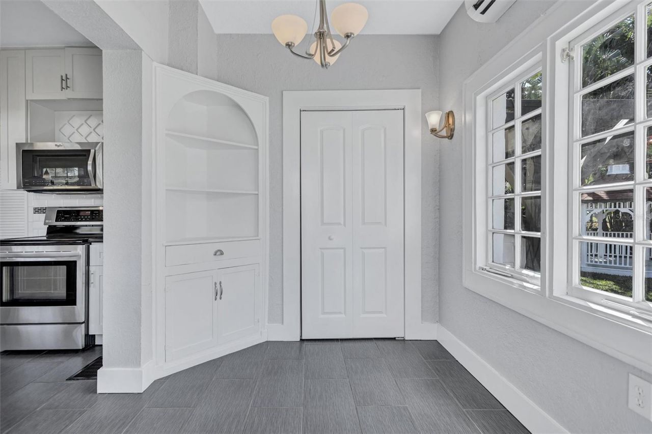 120 Park Street N, Saint Petersburg, FL 33710 Photo