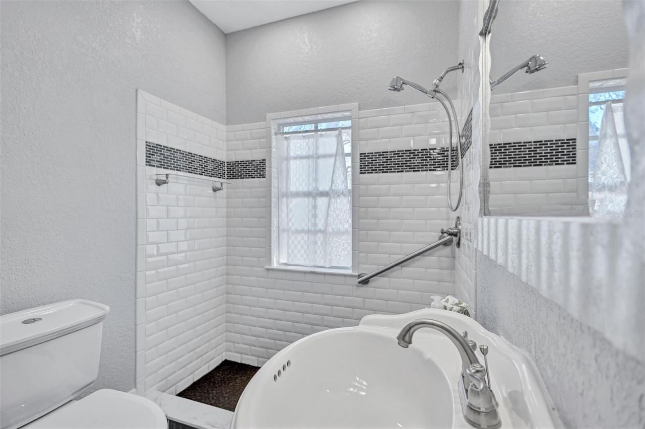 120 Park Street N, Saint Petersburg, FL 33710 Photo