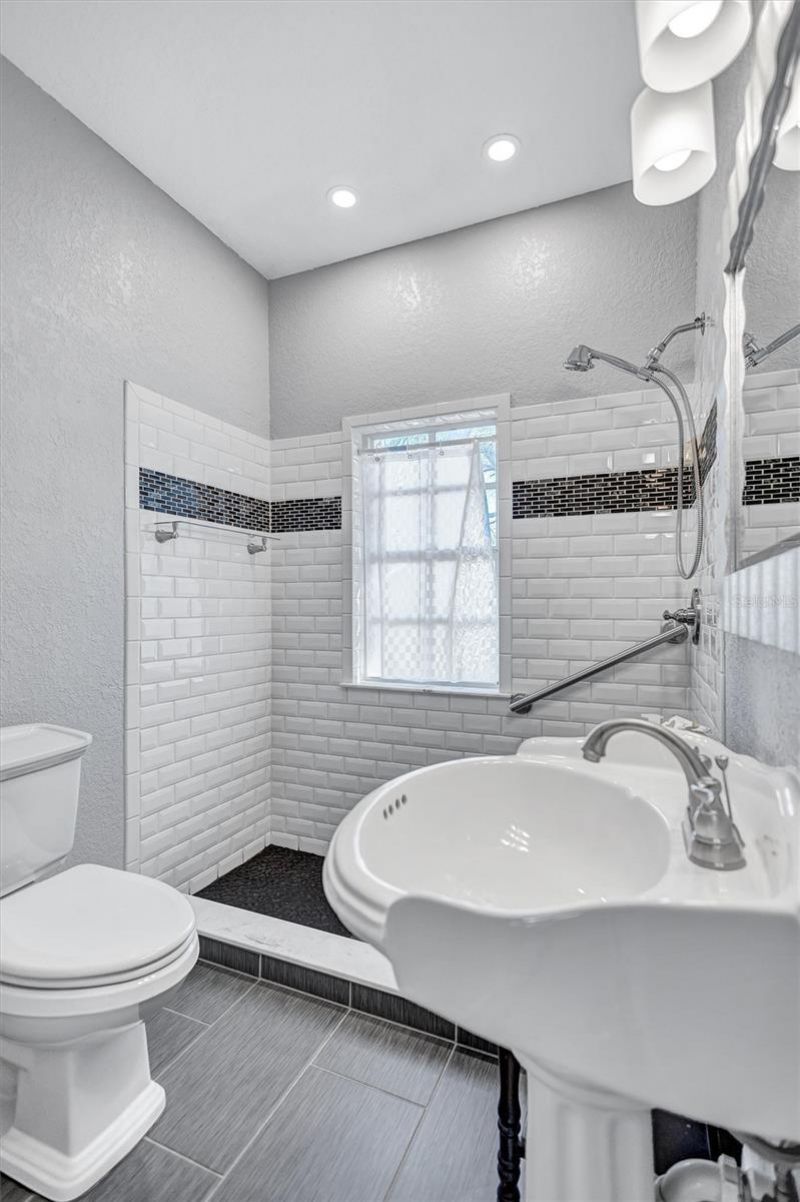 120 Park Street N, Saint Petersburg, FL 33710 Photo