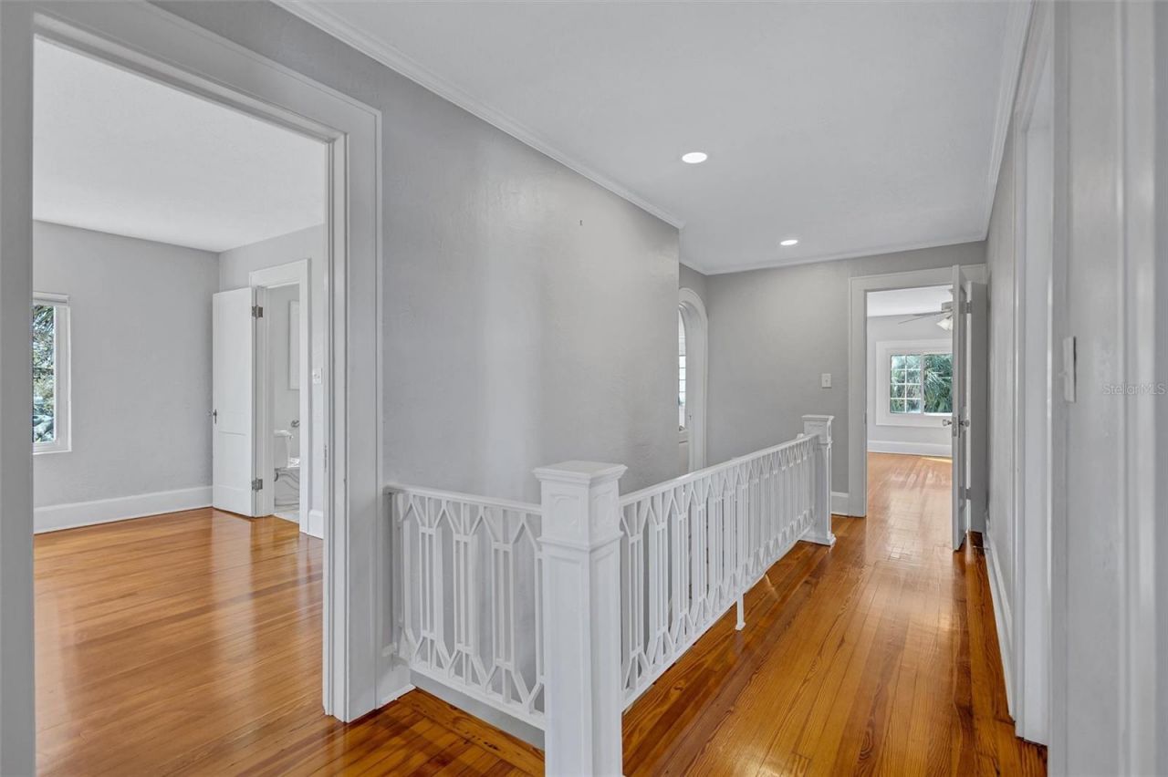 120 Park Street N, Saint Petersburg, FL 33710 Photo