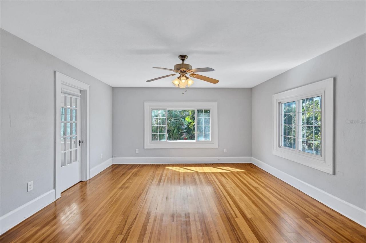 120 Park Street N, Saint Petersburg, FL 33710 Photo