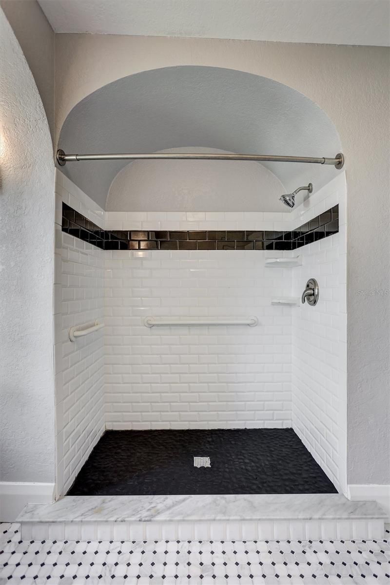 120 Park Street N, Saint Petersburg, FL 33710 Photo