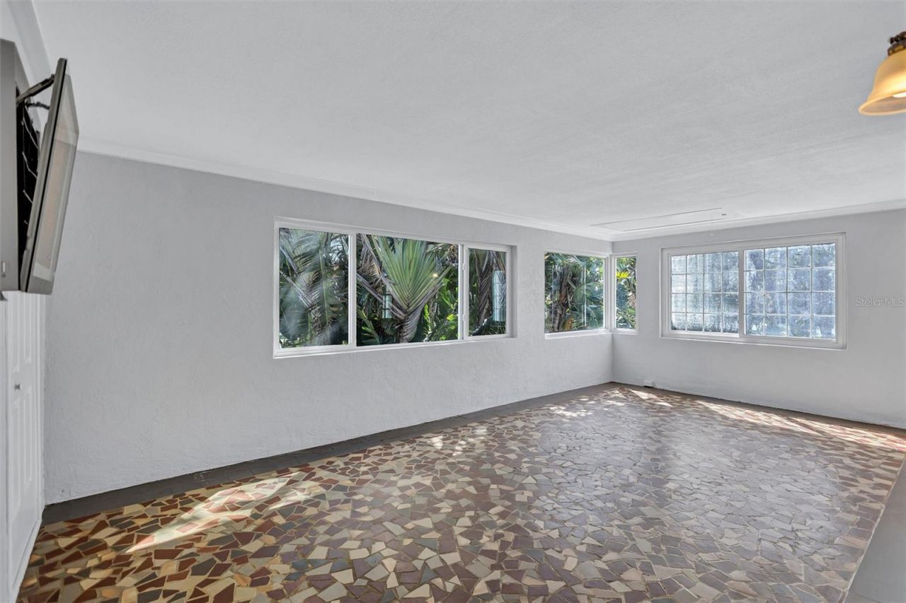 120 Park Street N, Saint Petersburg, FL 33710 Photo